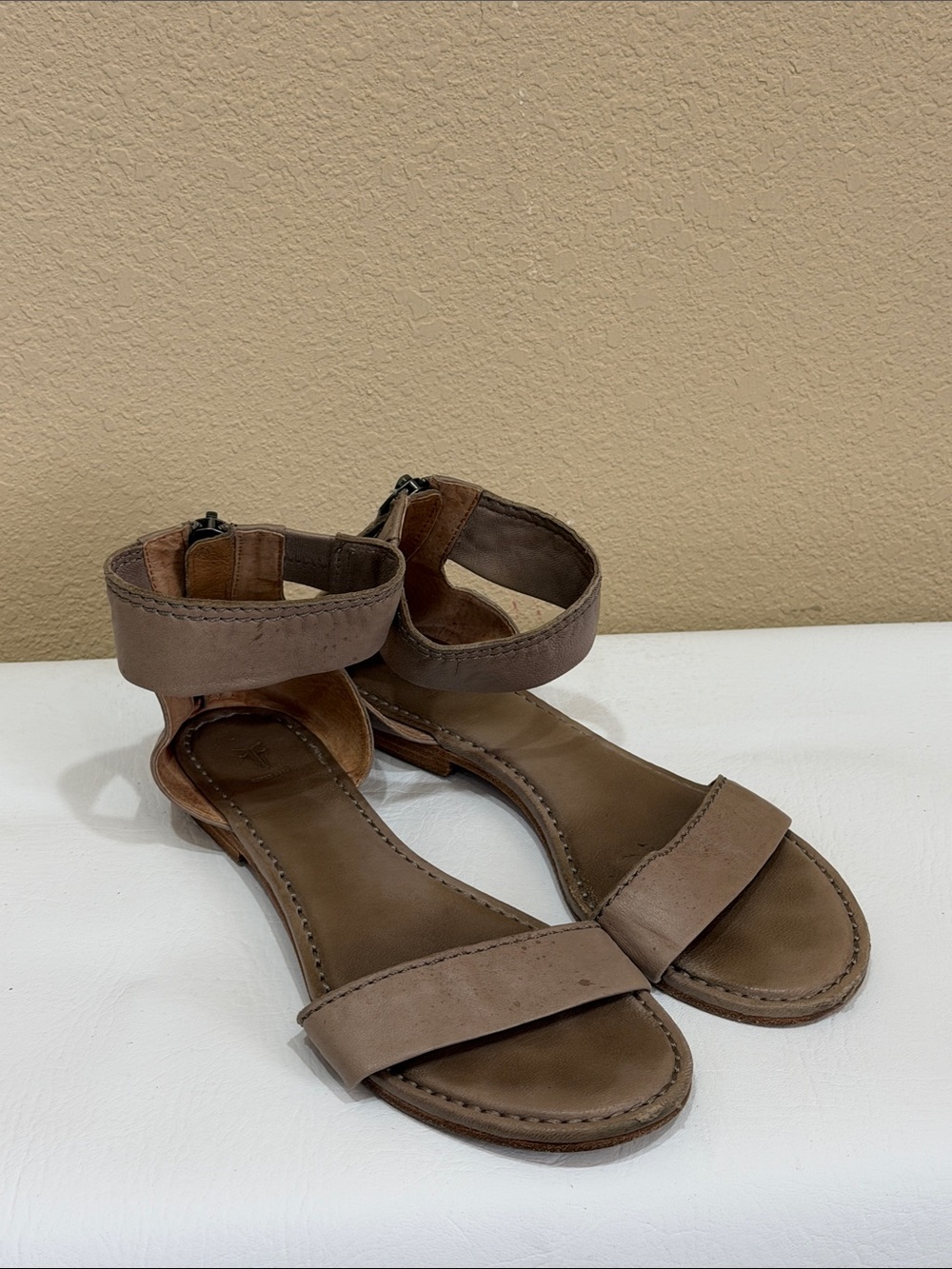 Frye Carson Leather Ankle-Strap Sandal